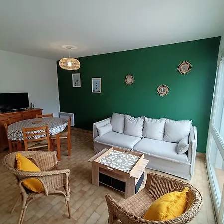 Dom wakacyjny Maison Chaleureuse Avec Piscine Chauffee *